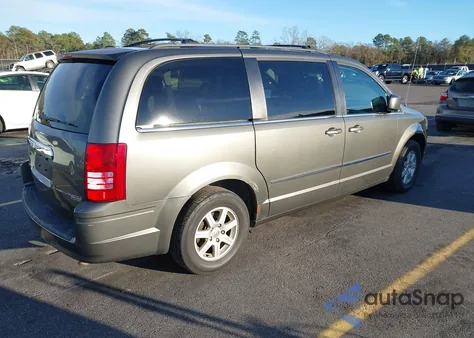2010 Chrysler Town & Country Touring from USA, damaged, VIN 2A4RR5D15AR381553